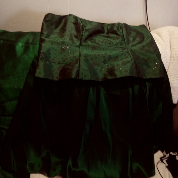 Special occasion 3 and one piece set - Picture 2 of 8